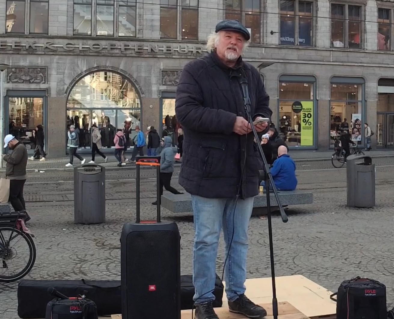 Toespraak Hugo Gietelink over waarom het kapitalisme vrede in de weg staat